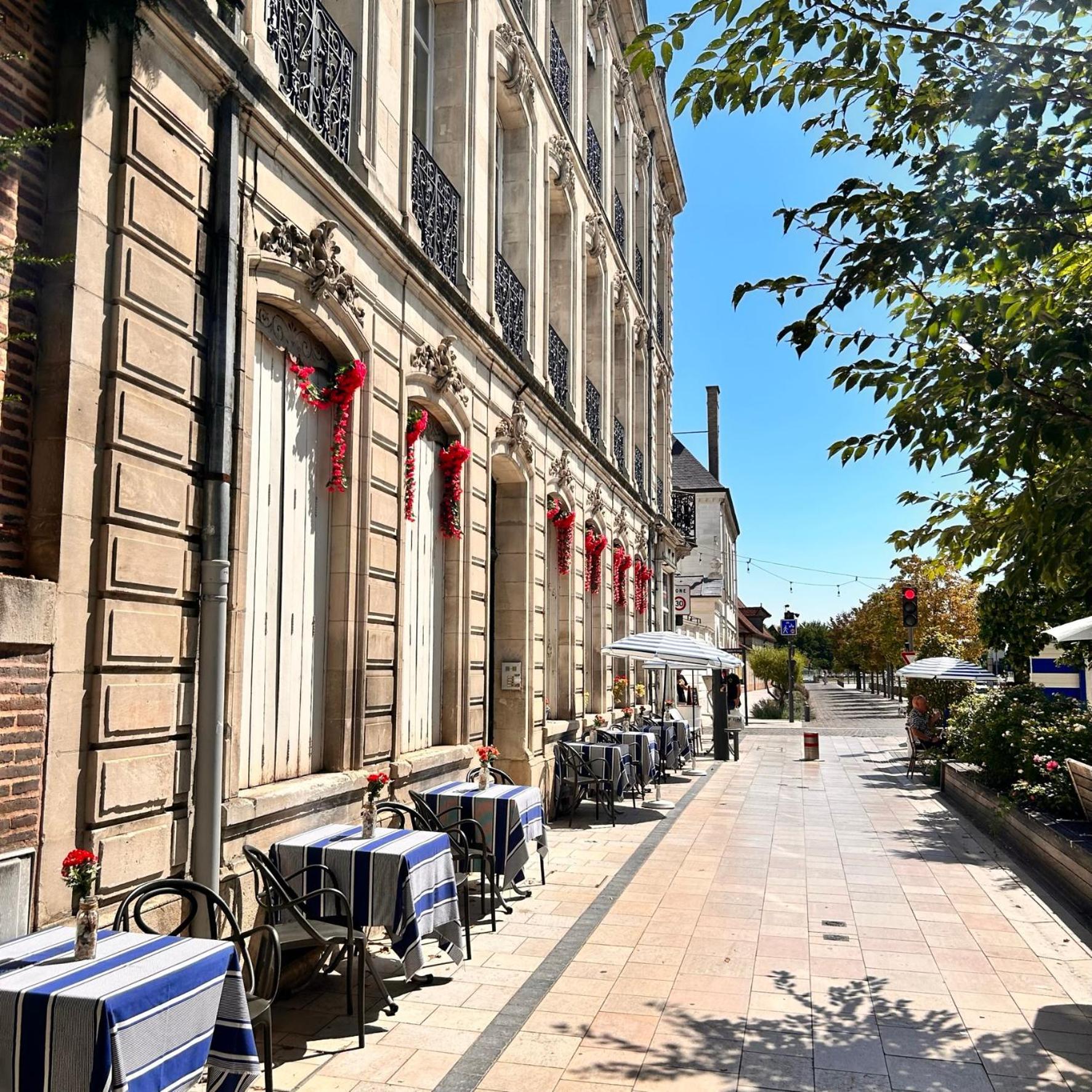 Suite Cosy Jacuzzi Troyes - Secrets D'Ana Exterior foto